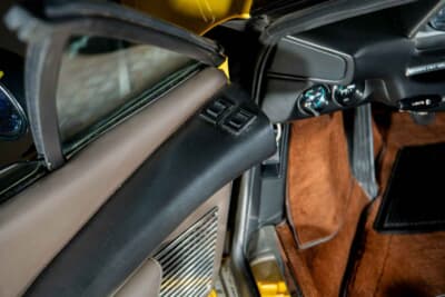 10万ドル〜12万5000ドル（邦貨換算で約1477万〜1846万円）で現在も販売中のフェラーリ「308GTS」（C）Courtesy of RM Sotheby's