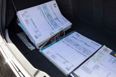 1万3500英ポンド(邦貨換算約268万円)で落札されたマセラティ「4200GT」(C)iconicauctioneers