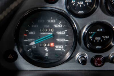 10万ドル〜12万5000ドル（邦貨換算で約1477万〜1846万円）で現在も販売中のフェラーリ「308GTS」（C）Courtesy of RM Sotheby's