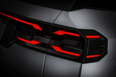 ジープ コンパス 4xe：街にも馴染むスタイリッシュなデザインが随所に見受けられる