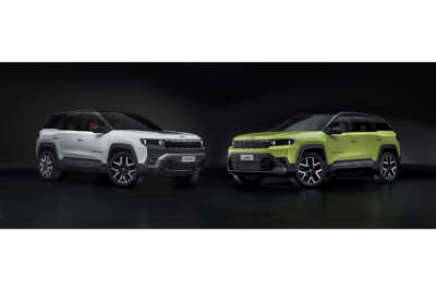 ジープ コンパス 4xe：プラットフォームにはステランティスのSTLA Mediumが採用され、e-ハイブリッド、プラグインハイブリッド、フル電動といった多様なパワートレインが用意される予定