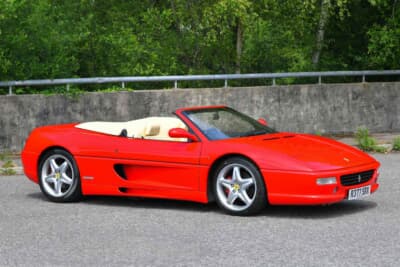 9万7750ポンド（邦貨換算約1444万円）で落札されたフェラーリ「F355スパイダー」（C）Bonhams