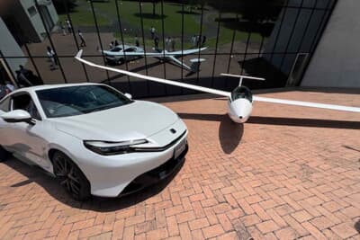 新型ホンダ プレリュードとグライダー