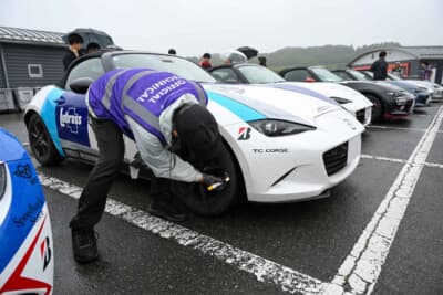 マツダ ロードスター：雨を予想して新品タイヤを投入したのだが……