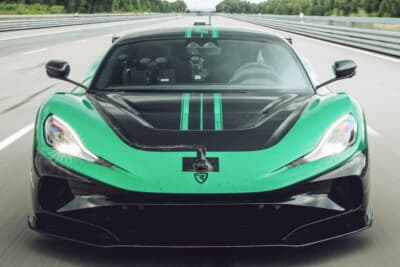 リマック・ネヴェーラR:大型のフロントディフューザーを新たにデザインし、空力効率は10%向上