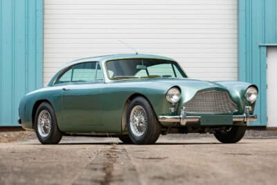 42万1250英ポンド(邦貨換算約8380万円)で落札されたアストンマーティン「DB4 プロトタイプ」(C)Courtesy of RM Sotheby's