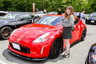 れいなさんと日産 Z34型フェアレディZ