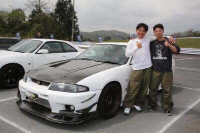 オーナーの“カズま”さんとR33 GT-R