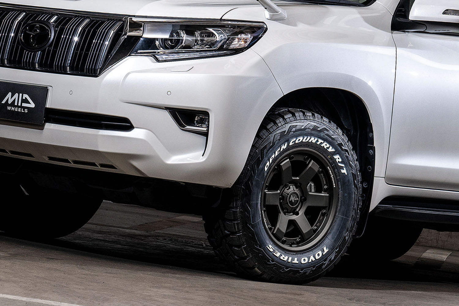 MID NITRO POWER M6 CARBINE ホイール 15インチ 5H139.7 6J-5 4本 5穴