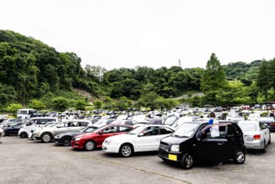 会場には200台もの参加車両が集合