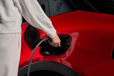 EVのエレットリカは普通充電とCHAdeMOに対応