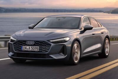 アウディ A5：フラットな形状のシングルフレームグリルにボンネットのスピーンカットがアクセントの新型A5