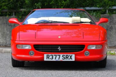 9万7750ポンド（邦貨換算約1444万円）で落札されたフェラーリ「F355スパイダー」（C）Bonhams