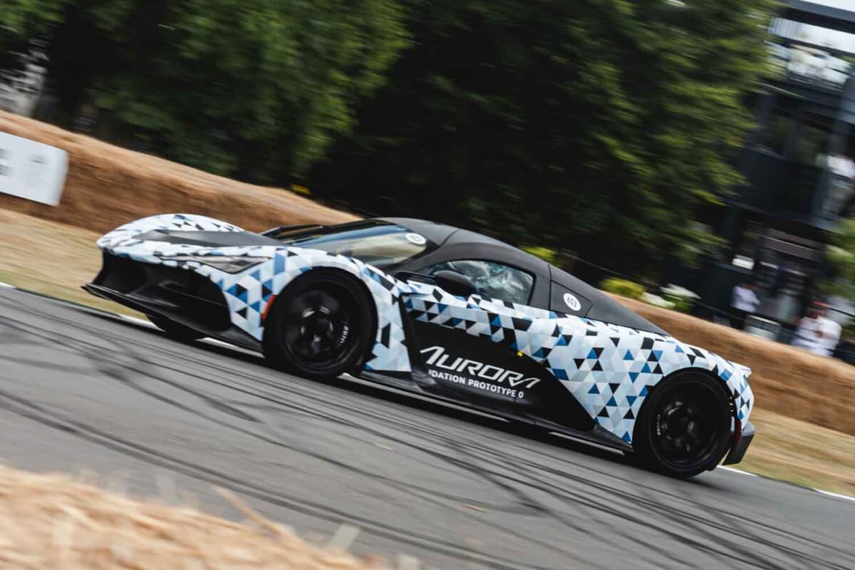 オーロラ 1850馬力V12ハイブリッド搭載！世界のGTハイパーカーマニアが