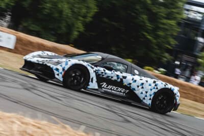 ZENVOオーロラ:ハーレクインカモフラージュで披露されたゼンヴォ・オーロラVP0