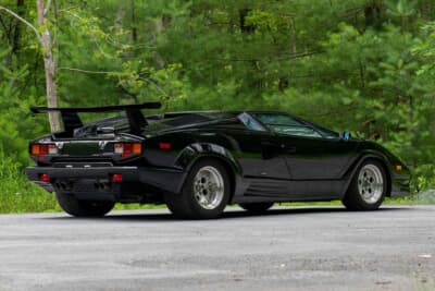  55万5000ドル（邦貨換算約8168万円）で落札されたランボルギーニ「カウンタック 25thアニバーサリー」（C）Courtesy of RM Sotheby's