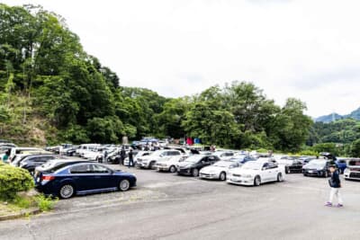 会場には200台もの参加車両が集合