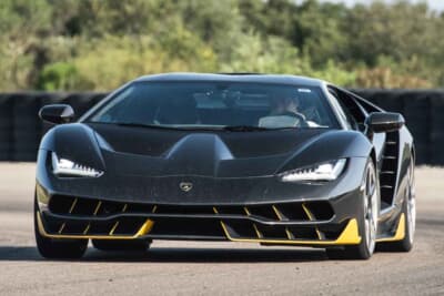 ランボルギーニ・チェンテナリオ：ランボ創業者のフェルッチオ・ランボルギーニの生誕100周年記念モデル