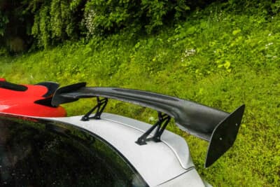 トヨタ 86:海外製のカーボンGTウイングを装着