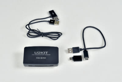 カーエンターテイメントアダプター「U2KIT」:USB電源ポートからの電力が十分に得られず作動できないときは、同梱の写真左上の補助電源ケーブルを使用する