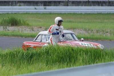 完熟走行中にドライブシャフトの破損により、早々にリタイヤしたMG-Bチーム。2026年へのリベンジを誓った