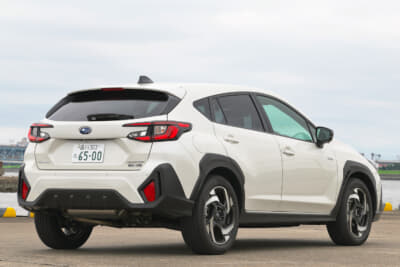 クロストレック プレミアム S:HEV EXのリアスタイル