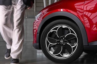 EVのプレミアムモデルでは18インチホイールが用意されている