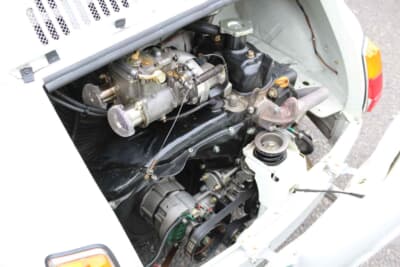 フィアット 500L:フィアット パンダ30用のツーポートヘッドに40φのウェーバーキャブレターをセット