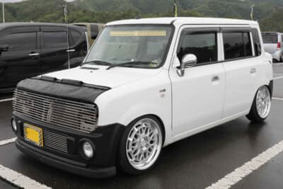 スズキ アルトラパン:ノーズブラは、VWゴルフII用を入手し、一部加工するだけで見事にフィットさせた