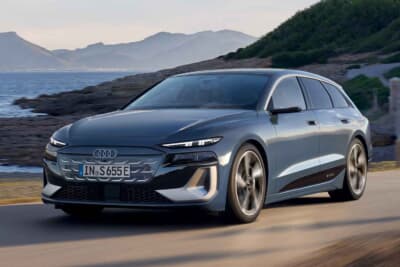アウディS6 e-tron：後方に向かってなだらかに美しく流れるルーフラインを持つS6アバント