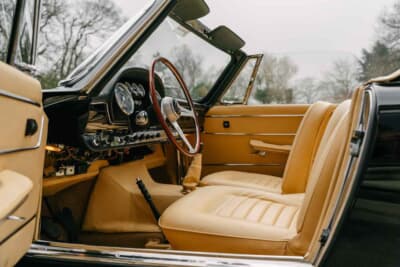 43万2500英ポンド（邦貨換算約8530万円）で落札されたマセラティ「3500GTスパイダー」（C）Courtesy of RM Sotheby's