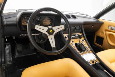 18万4800ドル（邦貨換算約2720万円）で落札されたフェラーリ「400i」（C）Courtesy of RM Sotheby's