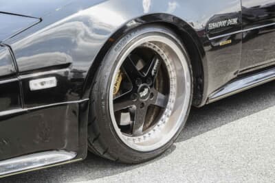 日産 Z31型フェアレディZ:ホイールはWORKのエクイップを装着