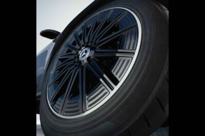 メルセデス・ベンツGLB Urban Stars：ブラック塗装のAMG20インチホイールを履く200d 4MATIC