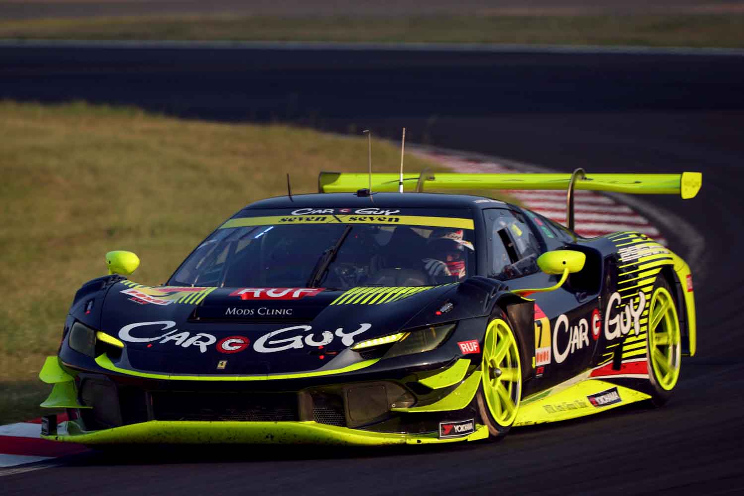 SUPER GT 300 第5戦 】CARGUYフェラーリの20歳若手コンビが初優勝