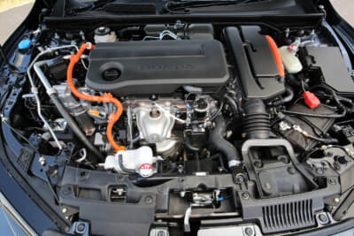 6代目プレリュード：2L直4ハイブリッドエンジン搭載。最高出力104kW［141ps］/6000rpm、最大トルク182Nm［18.6kgf］/4500rpm。モーターは最高出力135kW［184ps］/5000-6000rpm、最大トルク315Nm［32.1kgf］/0-2000rpm。WLTCモード燃費23.6km/L