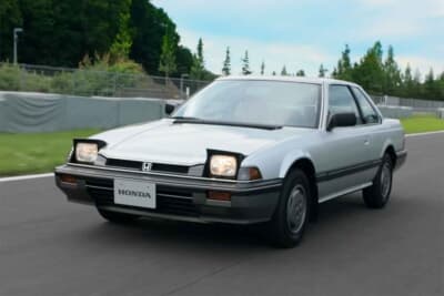 ホンダ プレリュード：のちにスペシャリティカーとして話題を呼んだ。リトラクタブルライトも当時のスポーティカーの象徴
