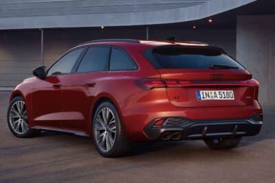 アウディ A5 アバント：立体的に連続するリアライトハウジングが個性を光らせる新型A5/A5アバント