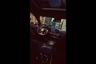 メルセデスAMG CLA45 S 4MATIC+ファイナルエディション:ナッパレザーとマイクロファイバーで構成されるAMGステアリングがコクピットで輝きを放つ