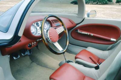 クライスラー プロントスパイダー：インテリアは至ってシンプルでレトロ風