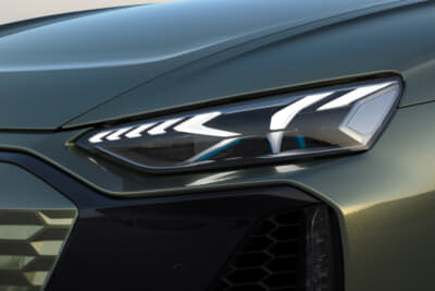 アウディRS e-tron GTパフォーマンス:マトリックスLEDヘッドライトとダイナミックターンインディケーターを採用
