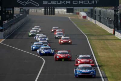 GT500クラスのポールポジションを獲得したのは、サクセスウェイトが0kgの16号車 ARTA MUGEN CIVIC TYPE R-GT