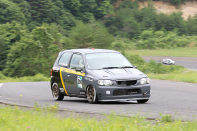 2クラス優勝の200号車 石川颯人