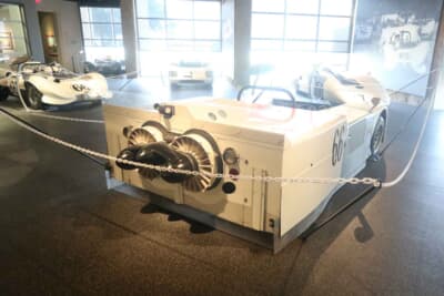 シャパラル 2J：奇抜なアイデア満載だったシャパラル製レーシングカーのんかでも、最も奇抜なクルマが1970年のCan-Am用マシン2Jだ。車体後部のファンを回してダウンフォースを生み出すア イデアは秀逸だった