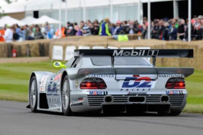 メルセデス・ベンツ CLK‐GTR:モータースポーツパートナーのAMGと非常に短期間の128日で共同開発・製造された