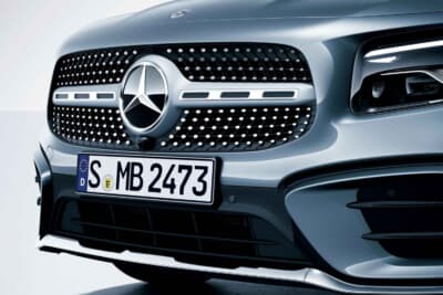 メルセデス・ベンツGLB Urban Stars：ウイングバーのフロントグリルにAMGラインのバンパーの組み合わせ