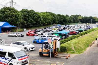 走行会への参加車両については、ナンバー付きの車検有効車両であれば、メイクス(筑波サーキットの排気音量規制はある)などとくに定められてはいない