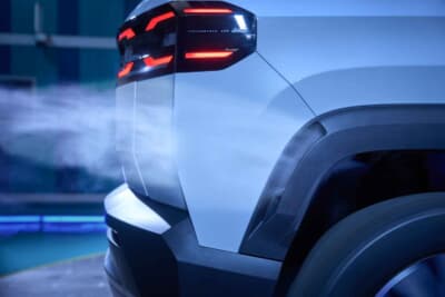 ジープ・コンパス:台形ホイールアーチを採用