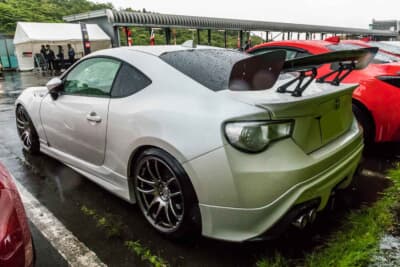 トヨタ 86:初のサーキット走行は大雨の中スタートとなった