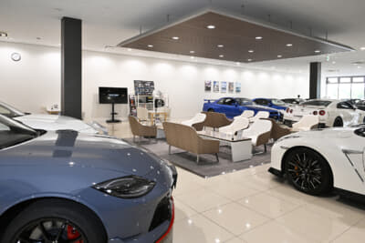 修復歴有り、タービン交換などのチューンドカーは扱わず、日産ハイパフォーマンスセンターで整備されたモデルだけが店頭に並ぶ。高額かつ希少な車両は別の場所に保管されているので、まずは問い合わせを